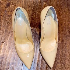 Used summit heals in great condition